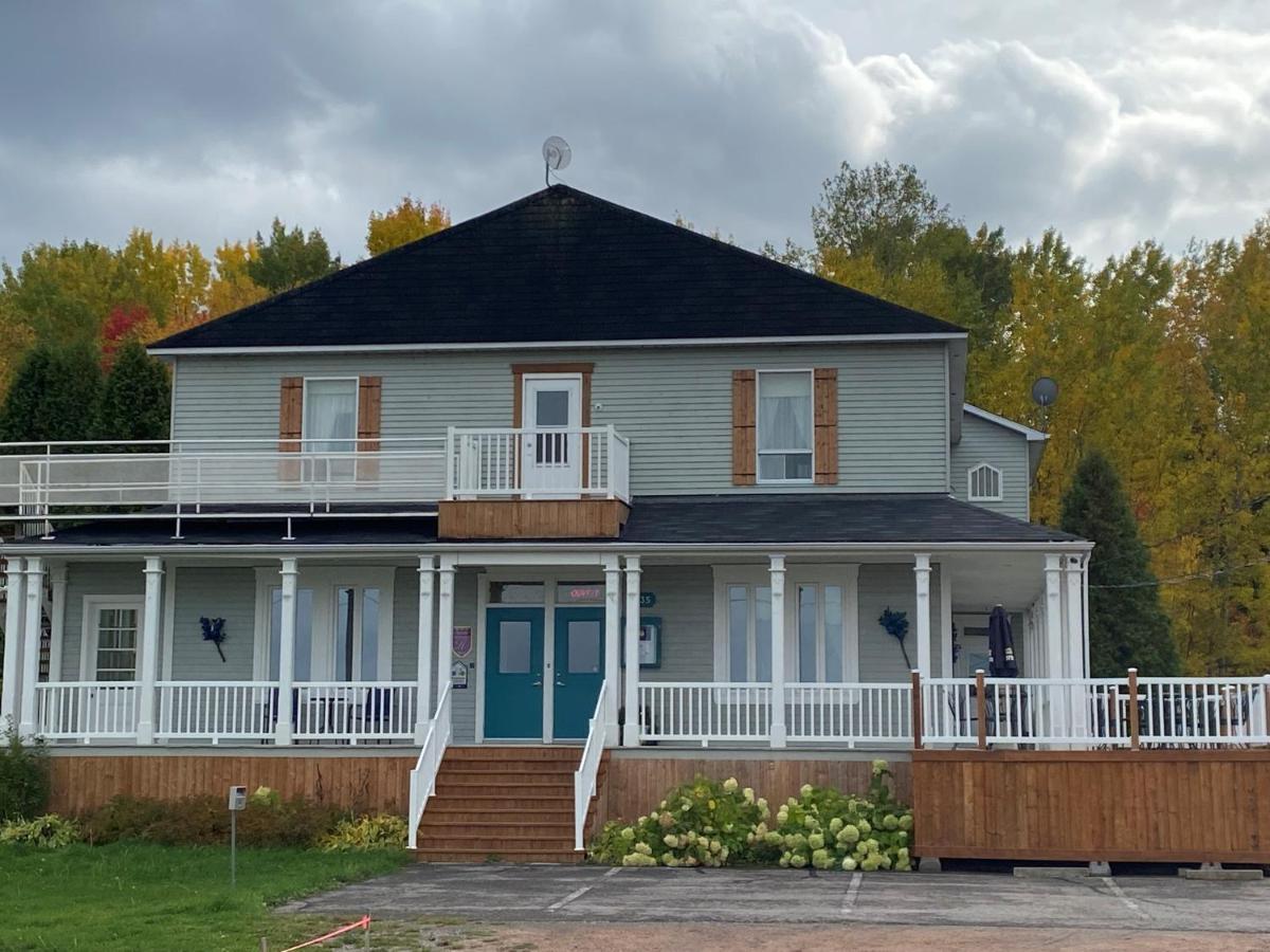 Auberge Presbytere Mont Lac-Vert Hébertville 외부 사진