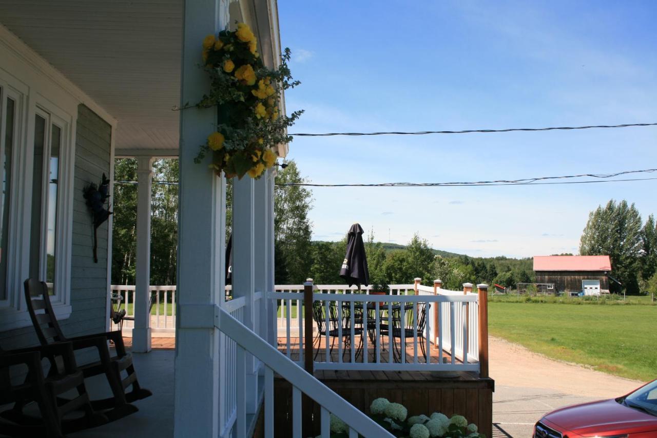 Auberge Presbytere Mont Lac-Vert Hébertville 외부 사진