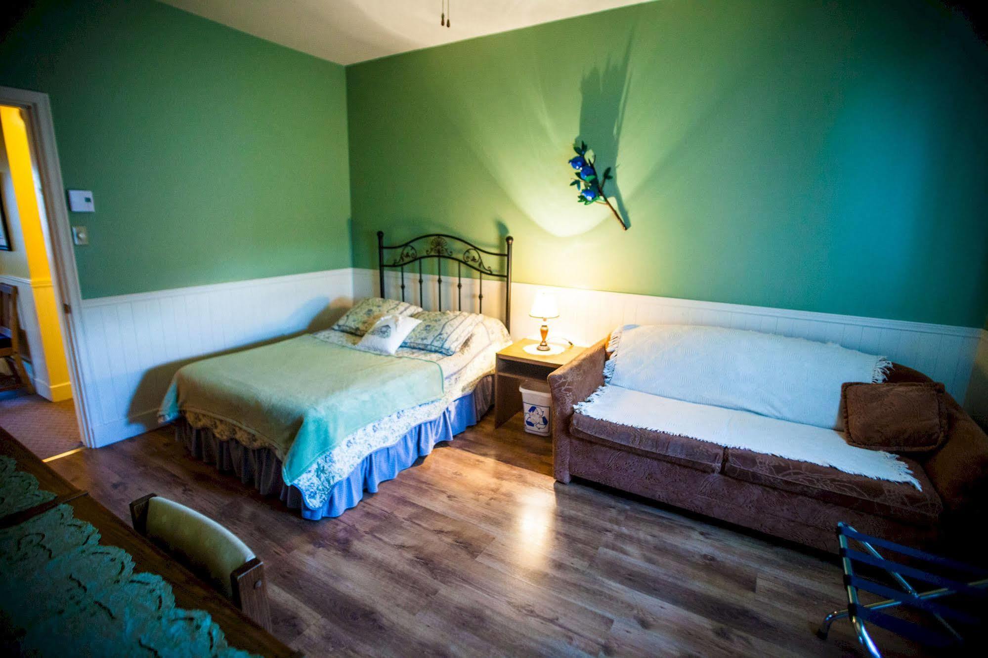 Auberge Presbytere Mont Lac-Vert Hébertville 외부 사진